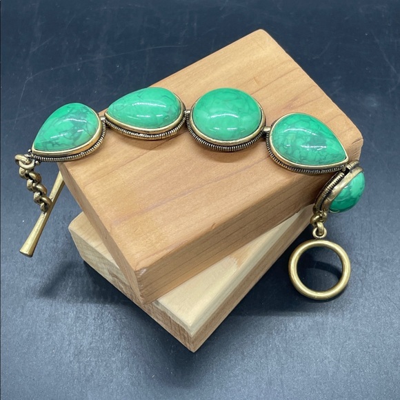 Lucky Brand Green Stone Southwestern Boho Gold Tone Toggle Bracelet - Picture 1 of 7